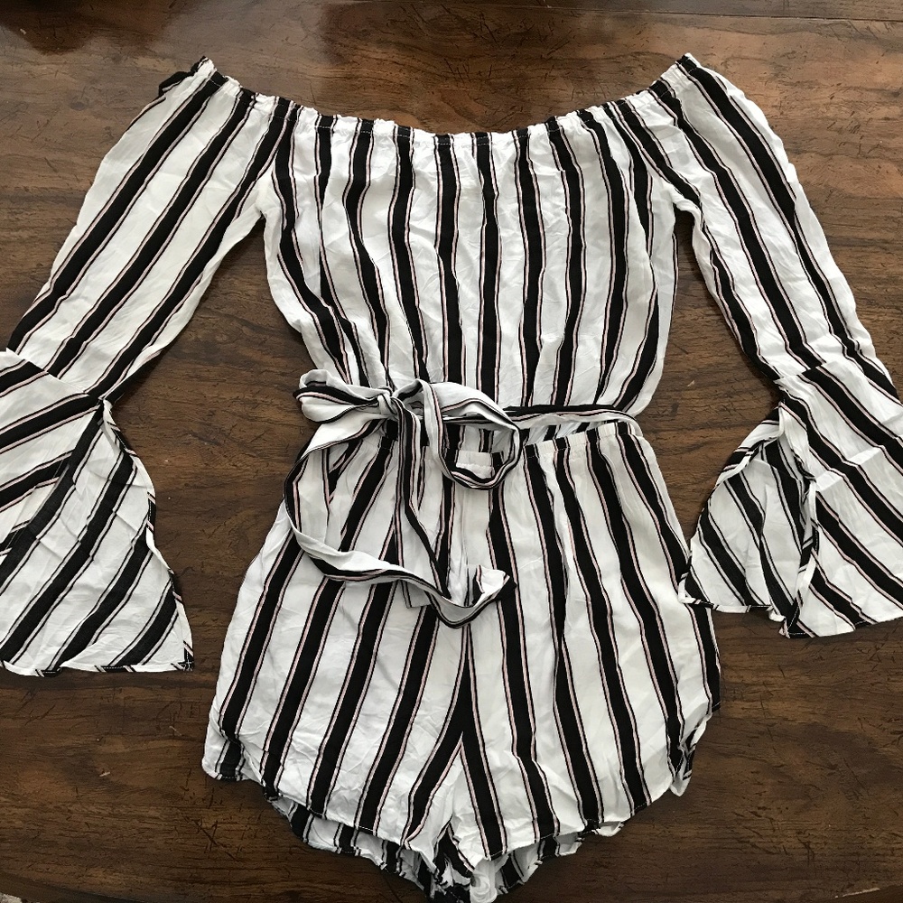 URBAN Silence + Noise Striped Romper size S